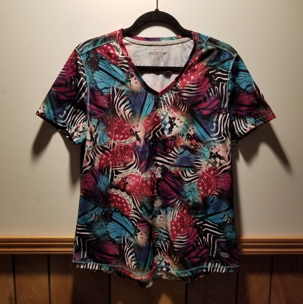 🍭Reel Legends Performance Outfitters  Freeline jersey v neck butterfly top